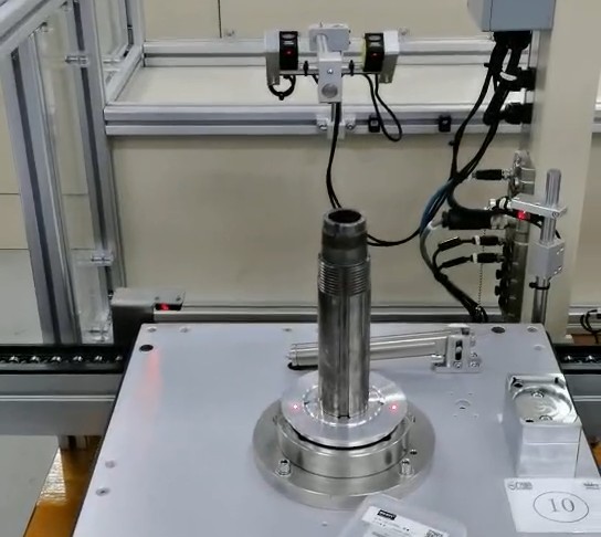激光位移LC-S400MP檢測法蘭放在軸的定位高度